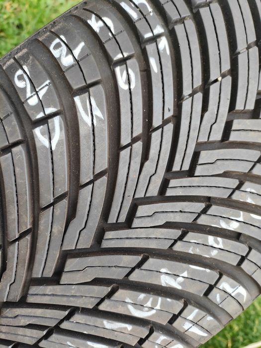 1x Pirelli Cinturato Allseason SF3 235/50R17 98W XL 1 szt całoroczna