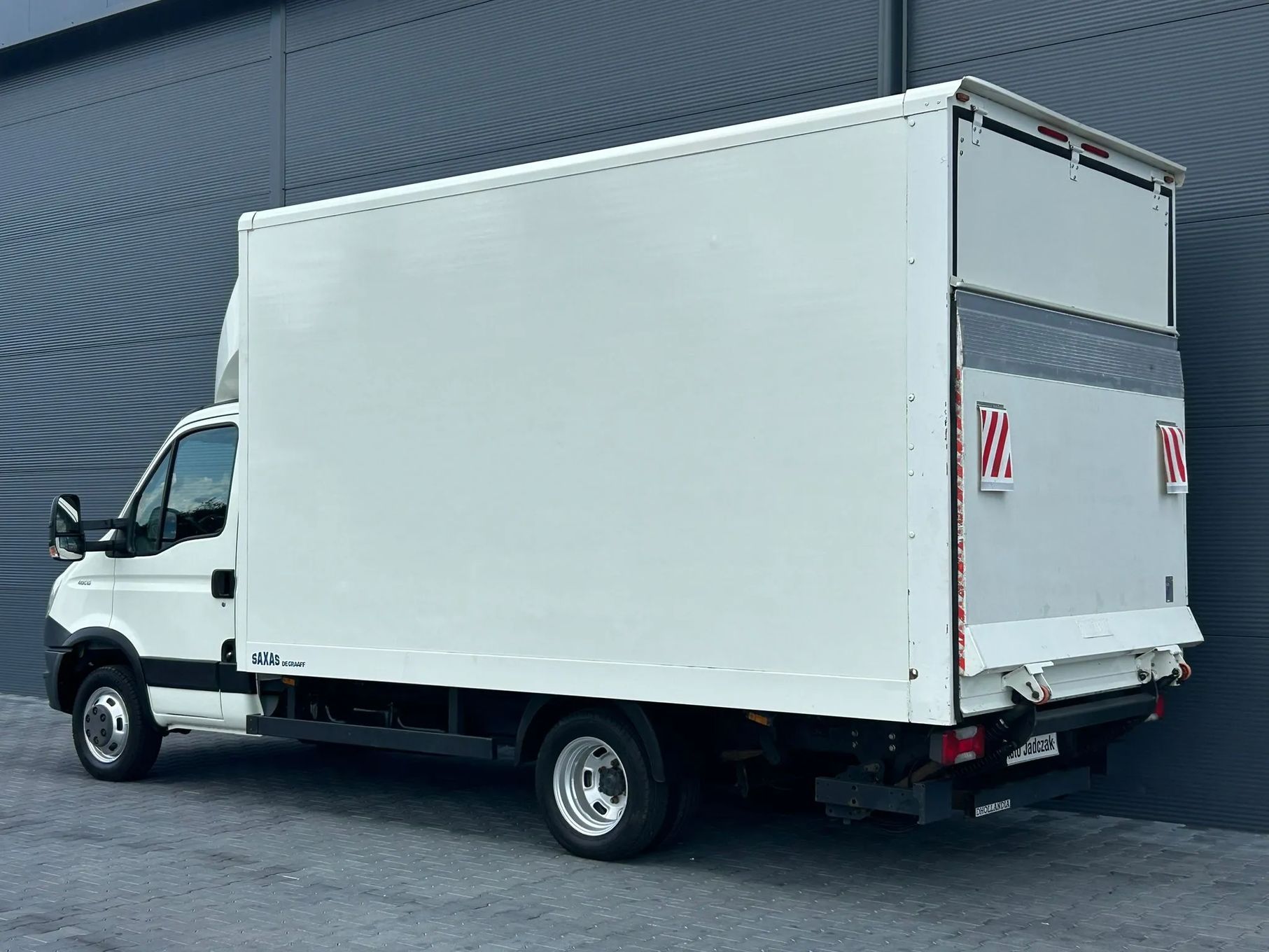 Iveco Daily 40C15 35C15 3.0 HPI Kontener 8 palet + winda 750kg + drzwi boczne **KLIMA**Sprowadzony**2014R**Niski Przebieg**  DMC 3,5t. Prawo jazdy kat. B