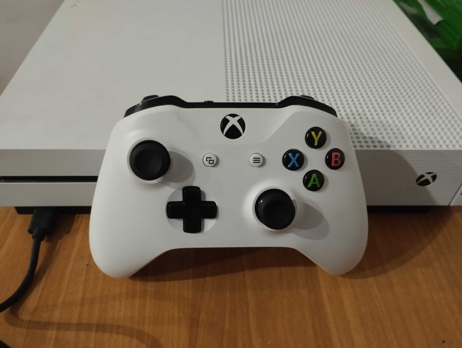 Sprzedam konsole Xbox one s