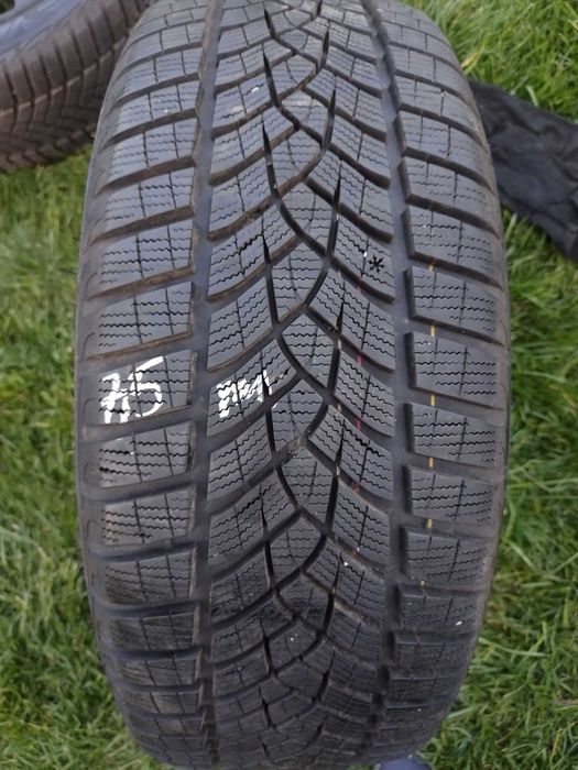 Opony zimowe Goodyear 225/55R16 95H + stalowe felgii do Audi A4, B8.