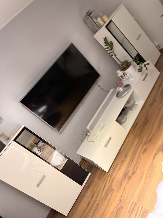 Zestaw mebli do salonu komoda bez oswietlenia