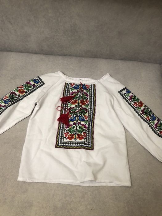 Дитячі вишиванки для дівчинки і хлопчика