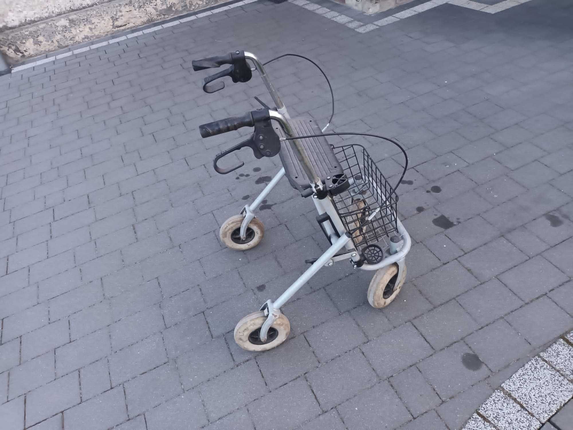Wózek chodzik dla seniora