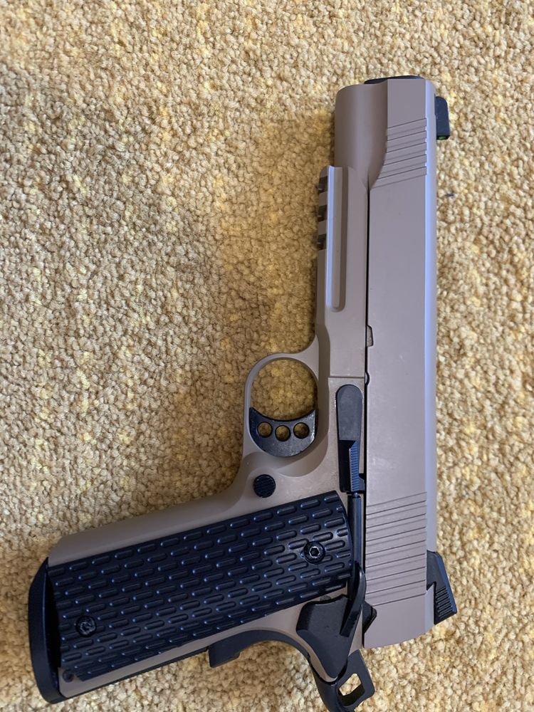 Airsoft 1911 R28 TAN.  NOVA