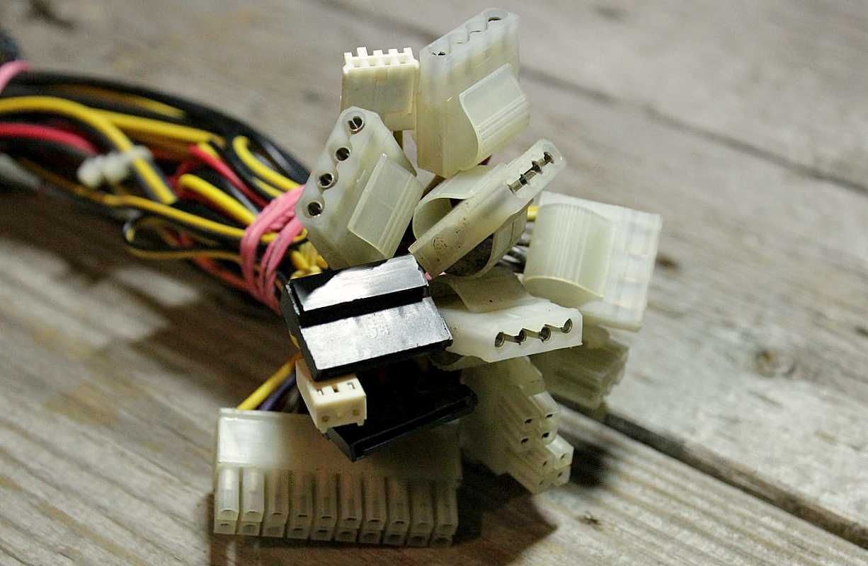 Блок Питания SIRTEC HIGH POWER 460W MODEL: HPC-460-P12S (ATX12V2.2)
