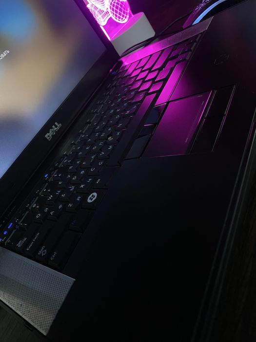 Ноутбук DELL працює