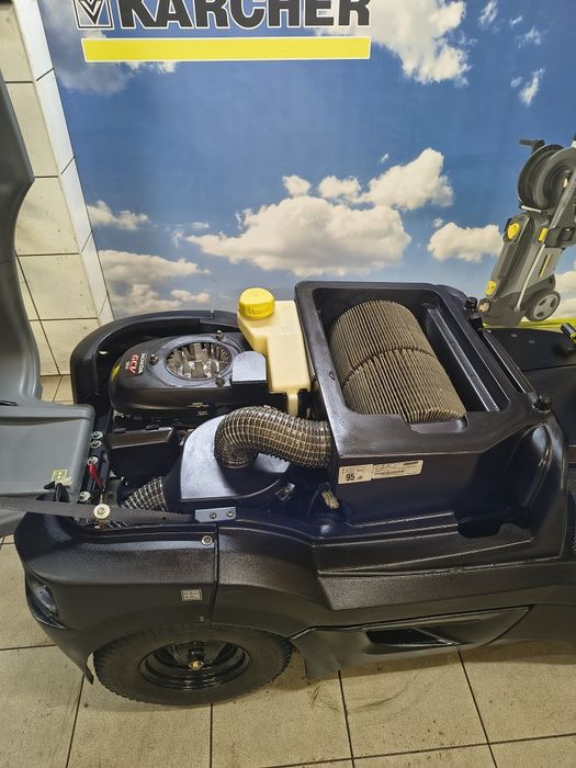 Zamiatarka karcher KM 90/60 R. 2019 r