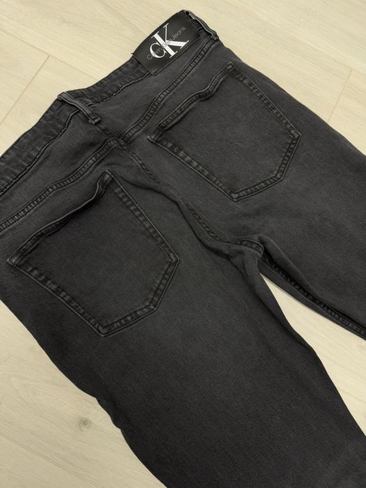 Продам Джинсы Calvin Klein