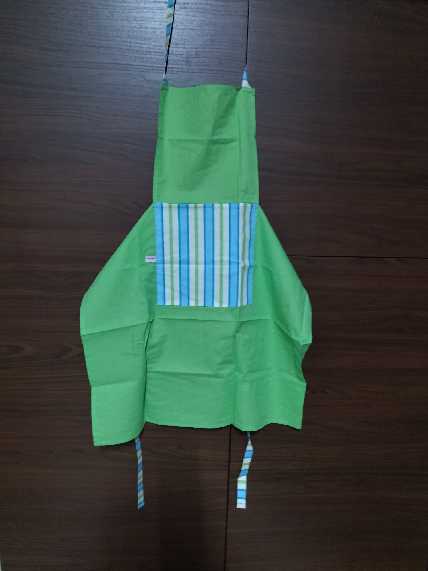 Avental verde com bolso