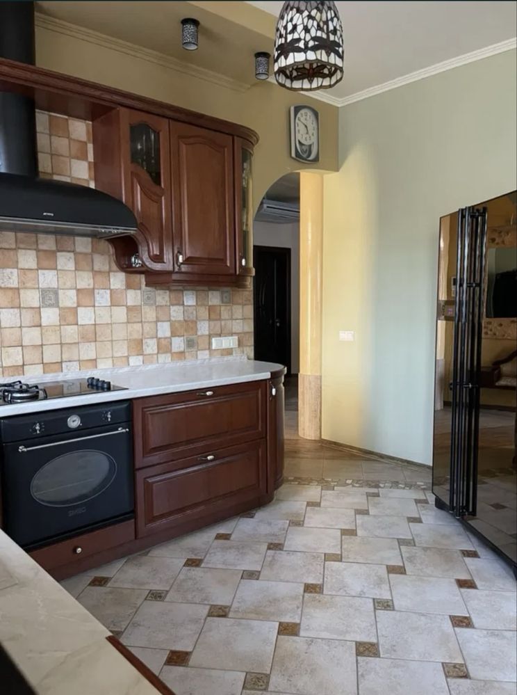 Продаж будинку американки