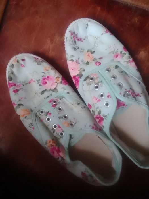 Кросівки щось похоже на мокасини недорого