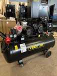 Kompresor Tłokowy 200L Trzy tłoki moc 3kW 400V Powystawowy