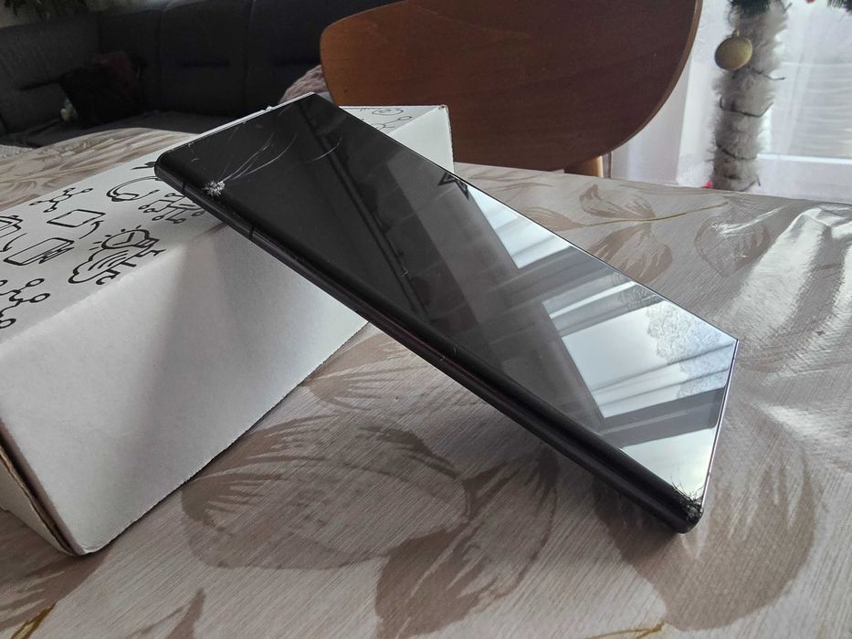 Samaung S22 ultra Uszkodzony wyświetlacz zdjęta blokada obudowa gratis