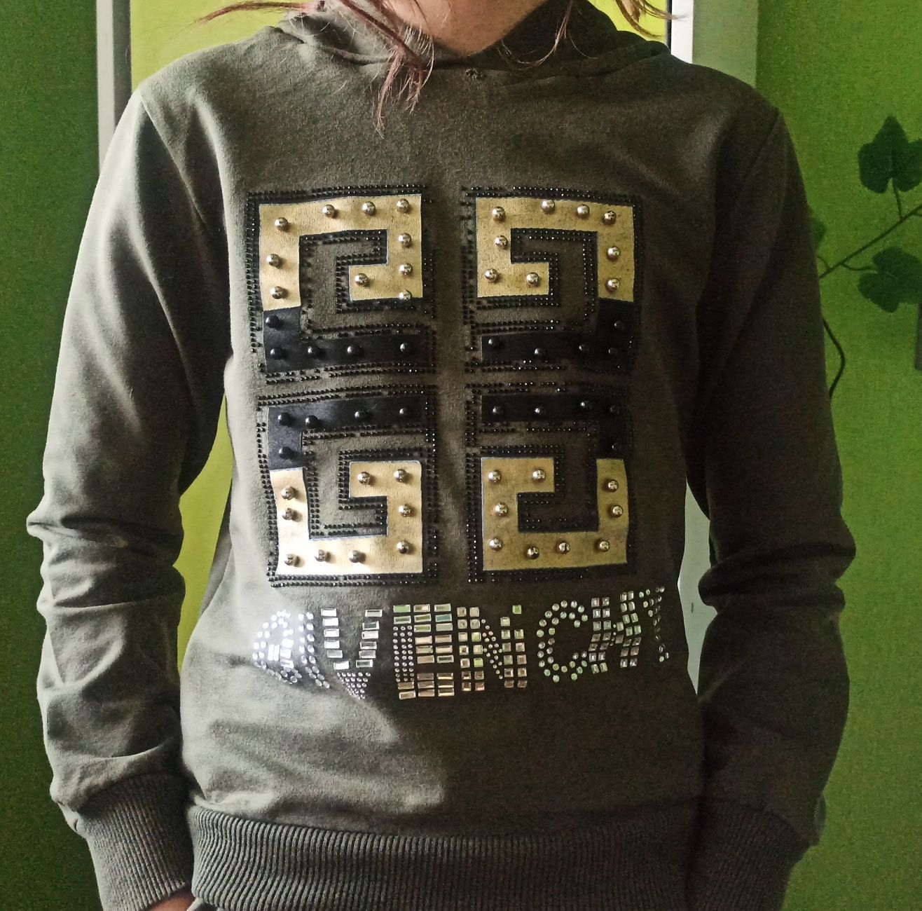 Продам спортивный костюм