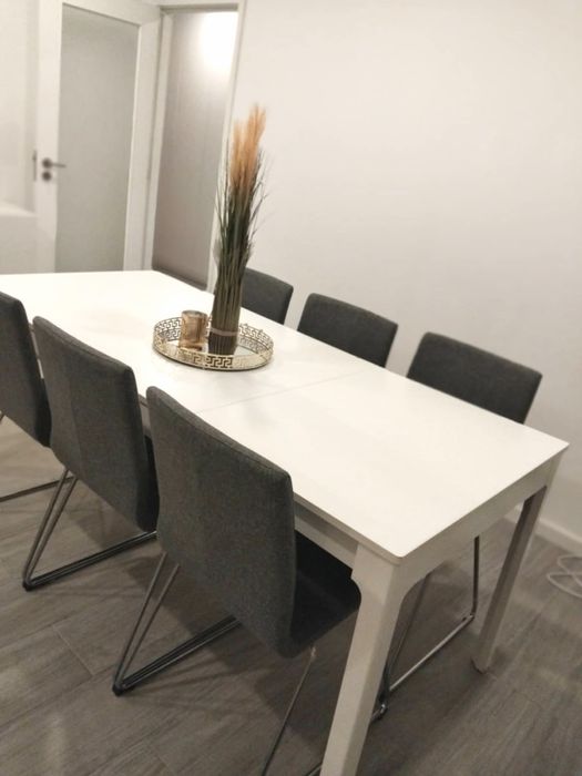 Mesa de Jantar Extensível com 6 Cadeiras