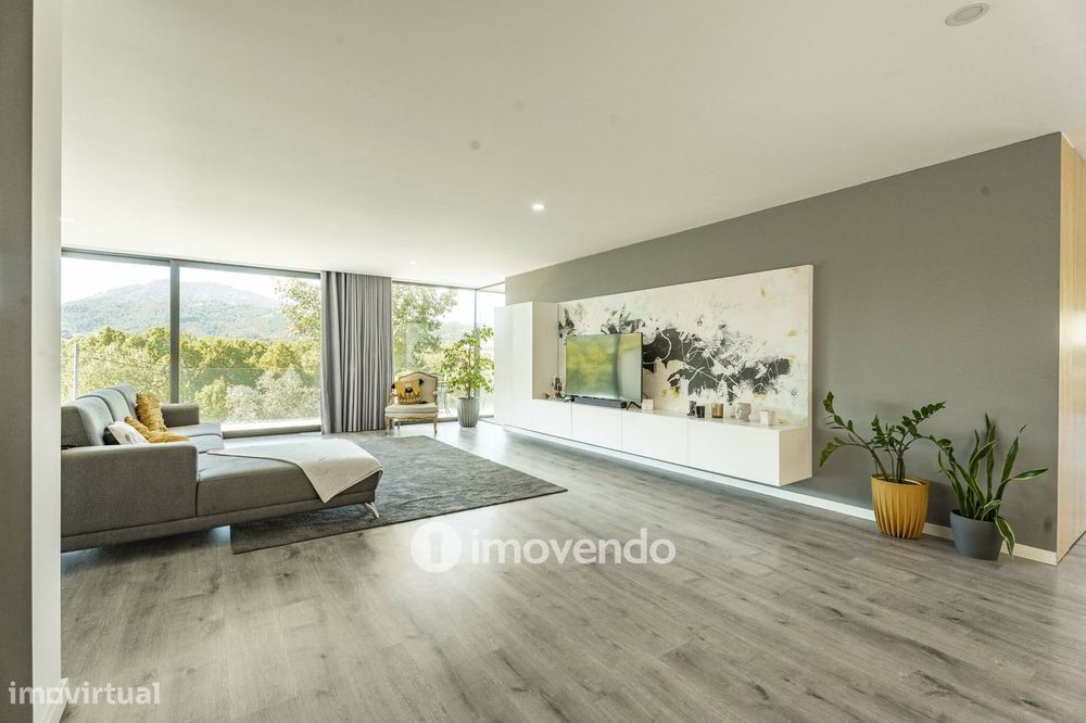 Moradia T3 única, mobilada e equipada, em Cabeceiras de Basto