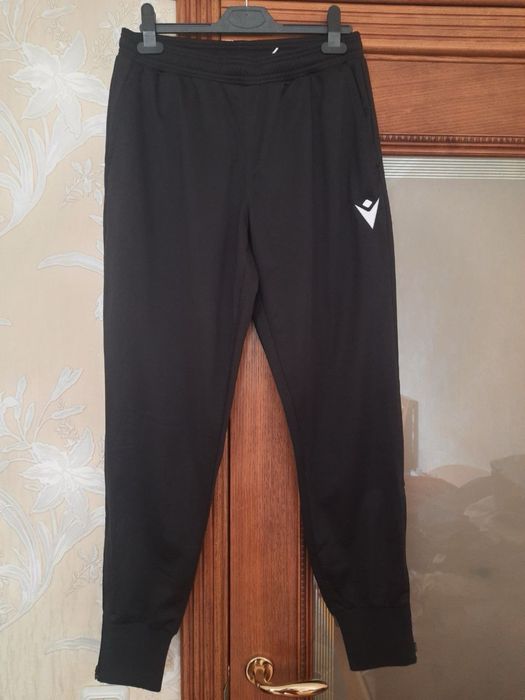 Костюм Macron.