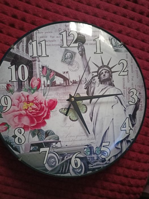 Zegar na ścianę na baterię