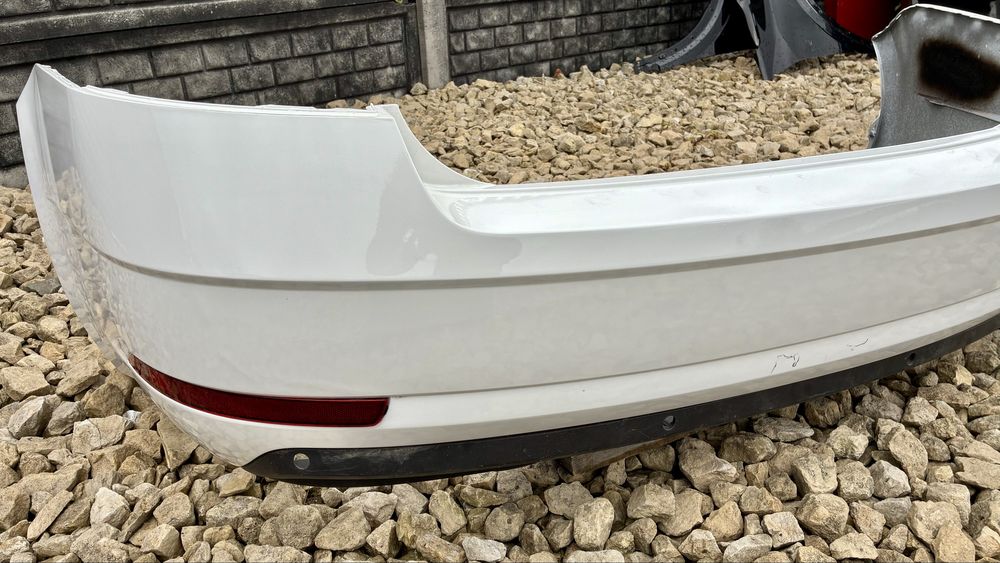 Zderzak tylny 4xPDC bialy LF9E Skoda Octavia 3 III liftback 17- lift