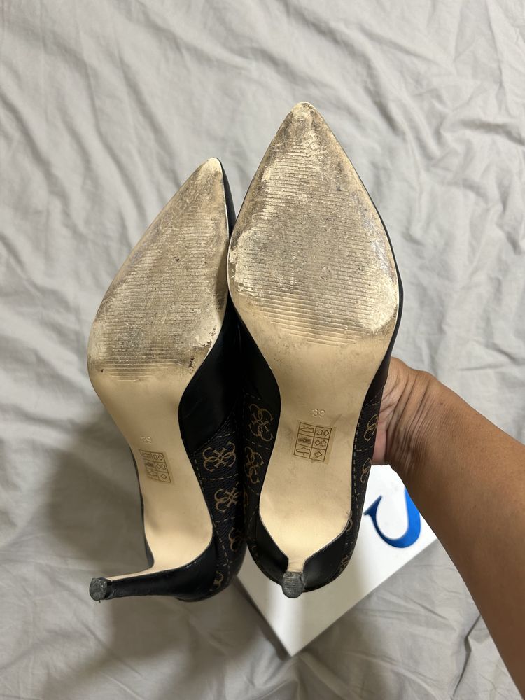 Sapatos GUESS n 39
