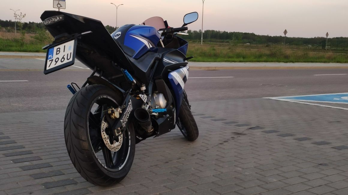 Yamaha YZF - R125