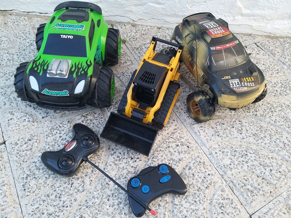 Carrinhos telecomandados- brinquedos