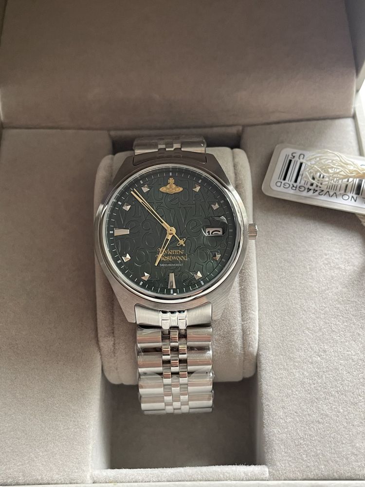 Новий годинник Vivienne Westwood
