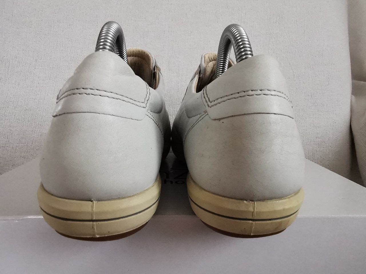 Ecco Summer Zone lekkie skórzane sneakersy trampki tenisówki 38