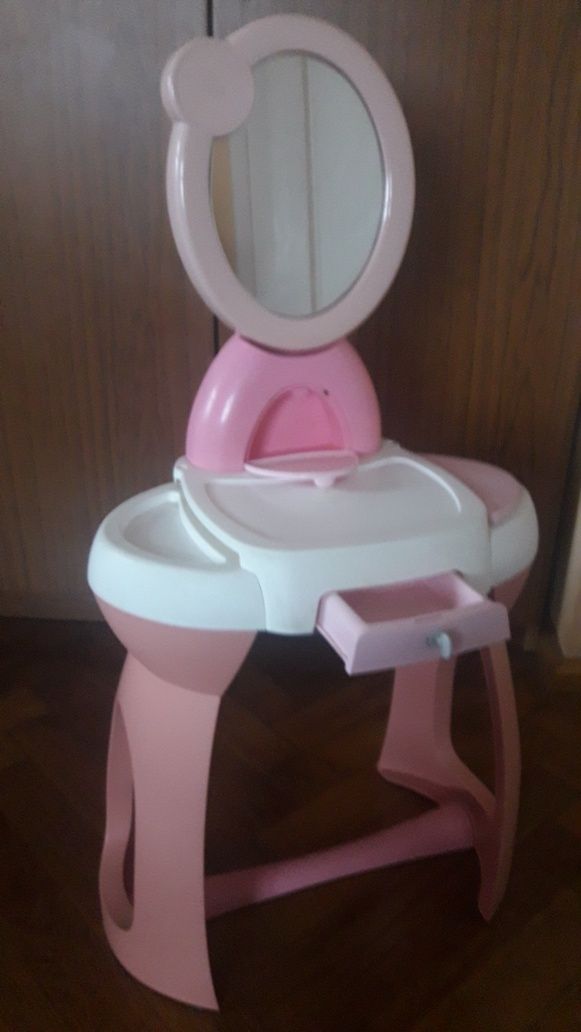 Toaletka dla dziewczynki
