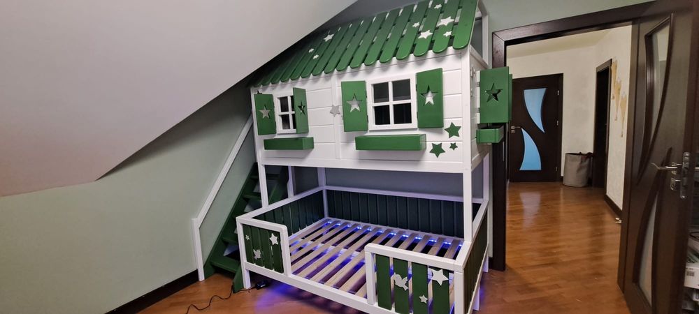 Łóżko piętrowe domek dla dzieci RATY LED