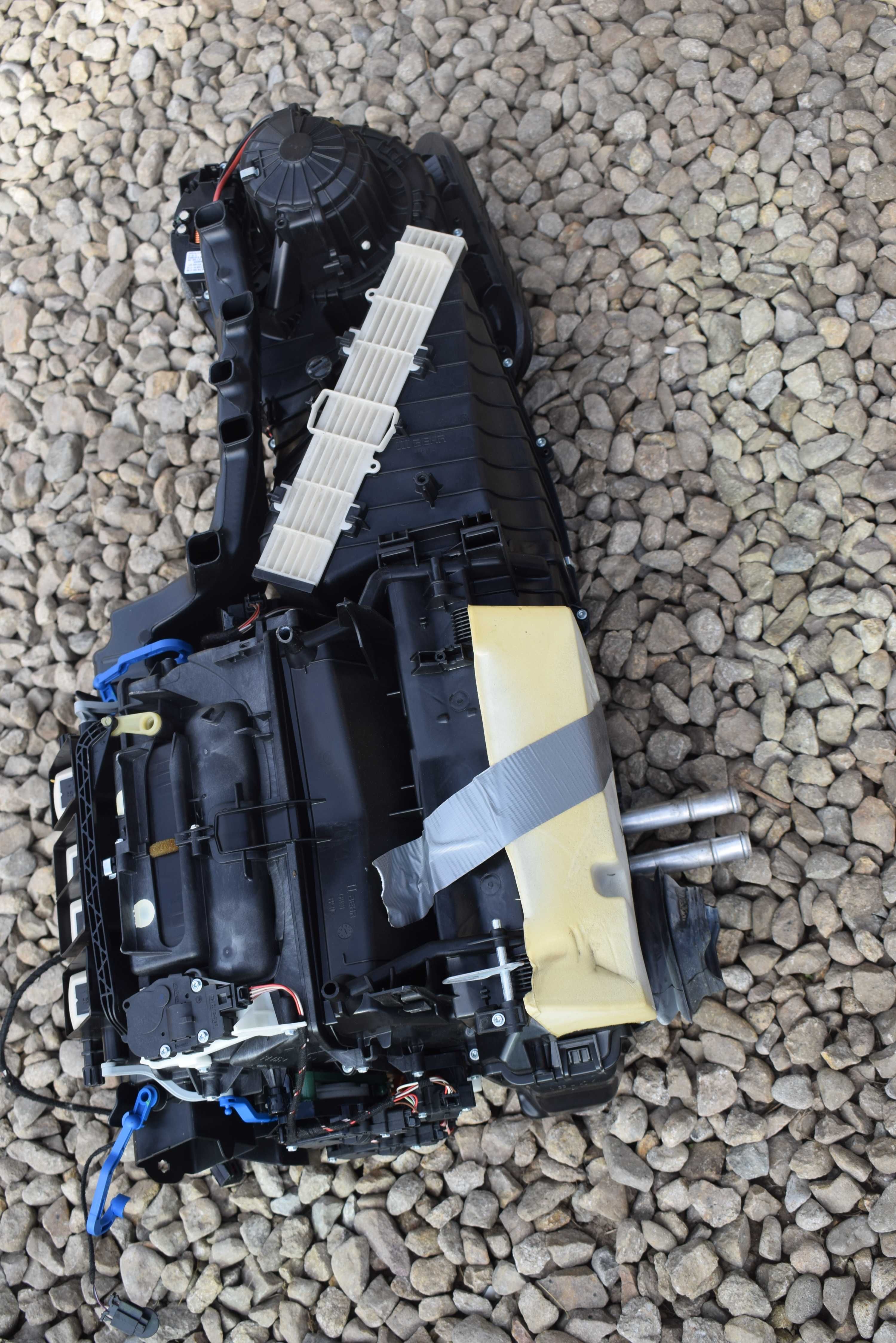 Audi A4 S4 B8 lift 12r. nagrzewnica dmuchawa kompletna 8T1.820005B