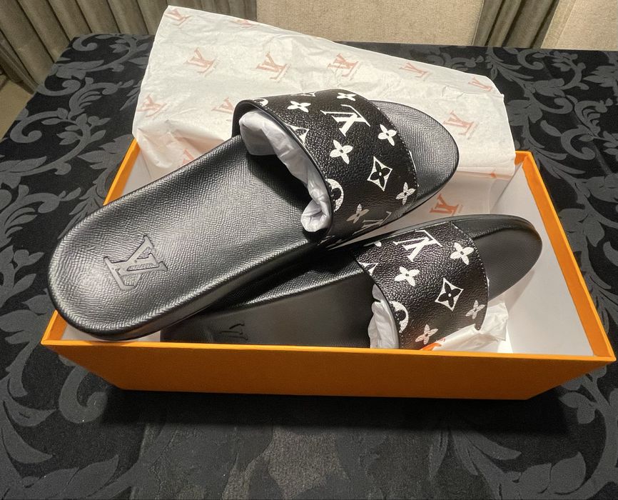 Chinelos Louis Vuitton