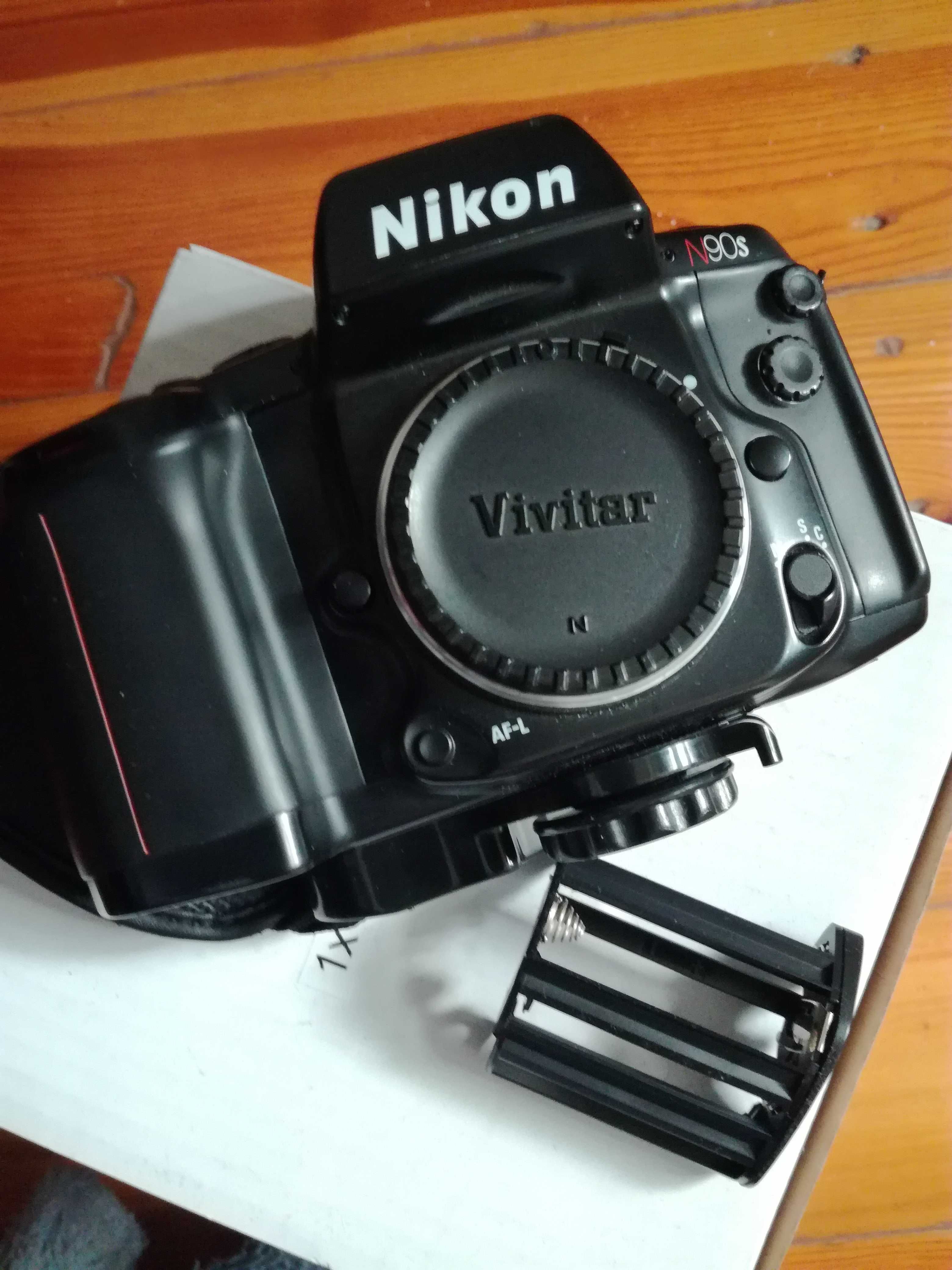 Продам  фотокамеру Nikon f90s