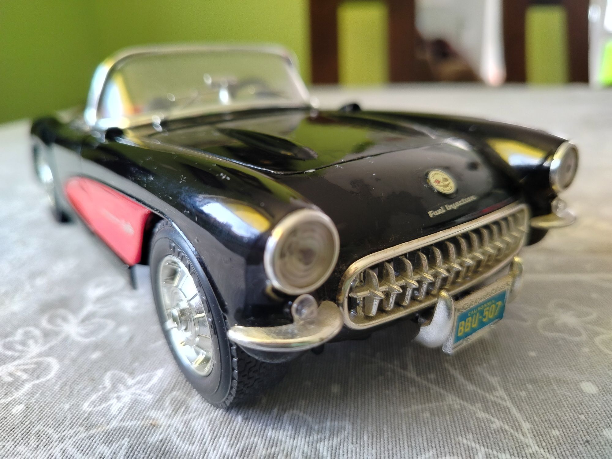 Model starego auta 1:18
