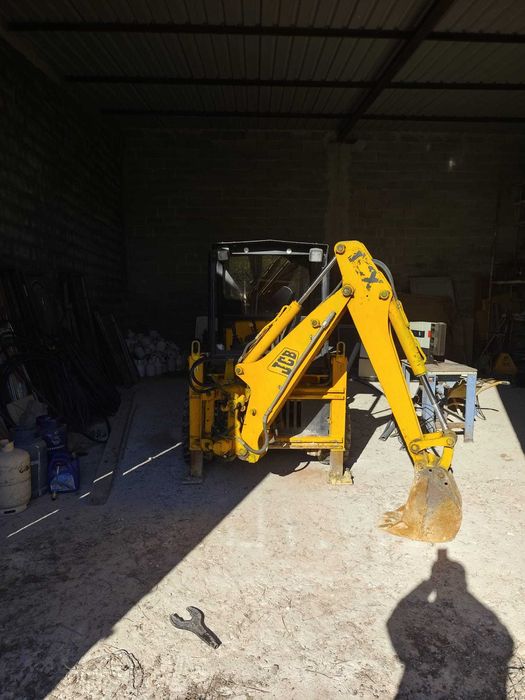 Máquina jcb usada