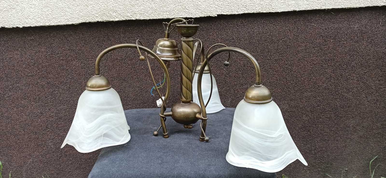 Lampa, żyrandol wiszący z mlecznym szkłem
