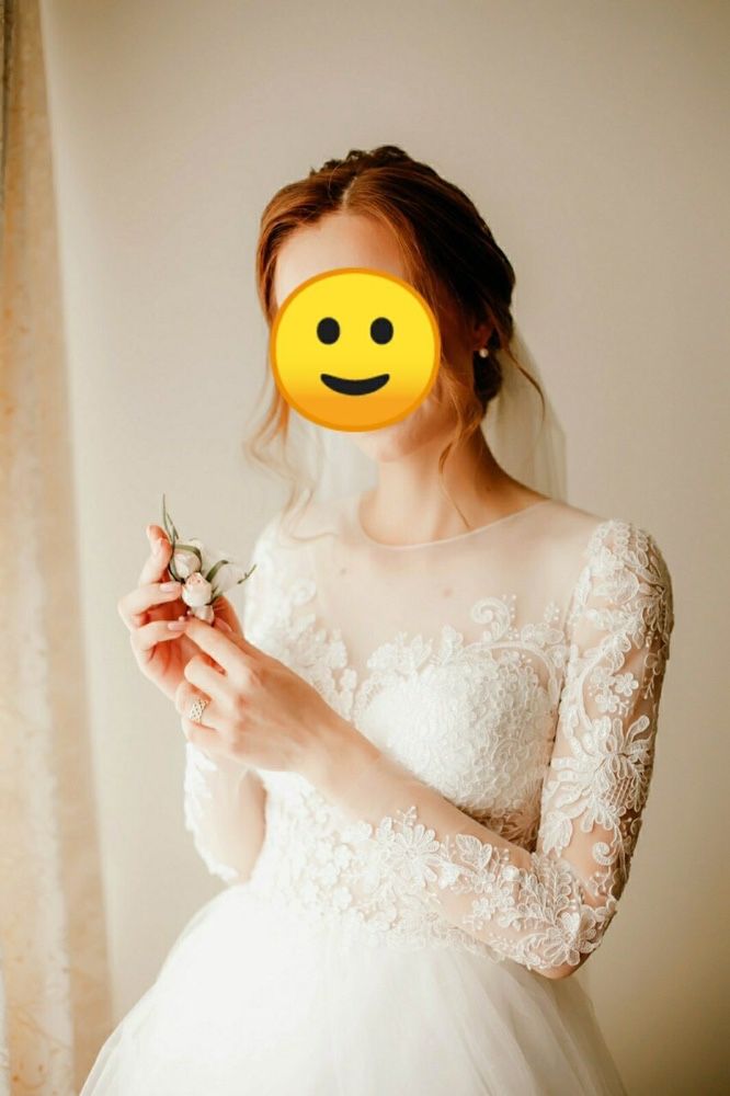 Весільна сукня коляру айворі