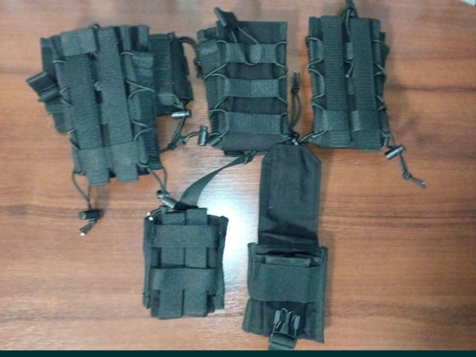 Продам 4 підсумка до магазинів АК та 2 під  гранати