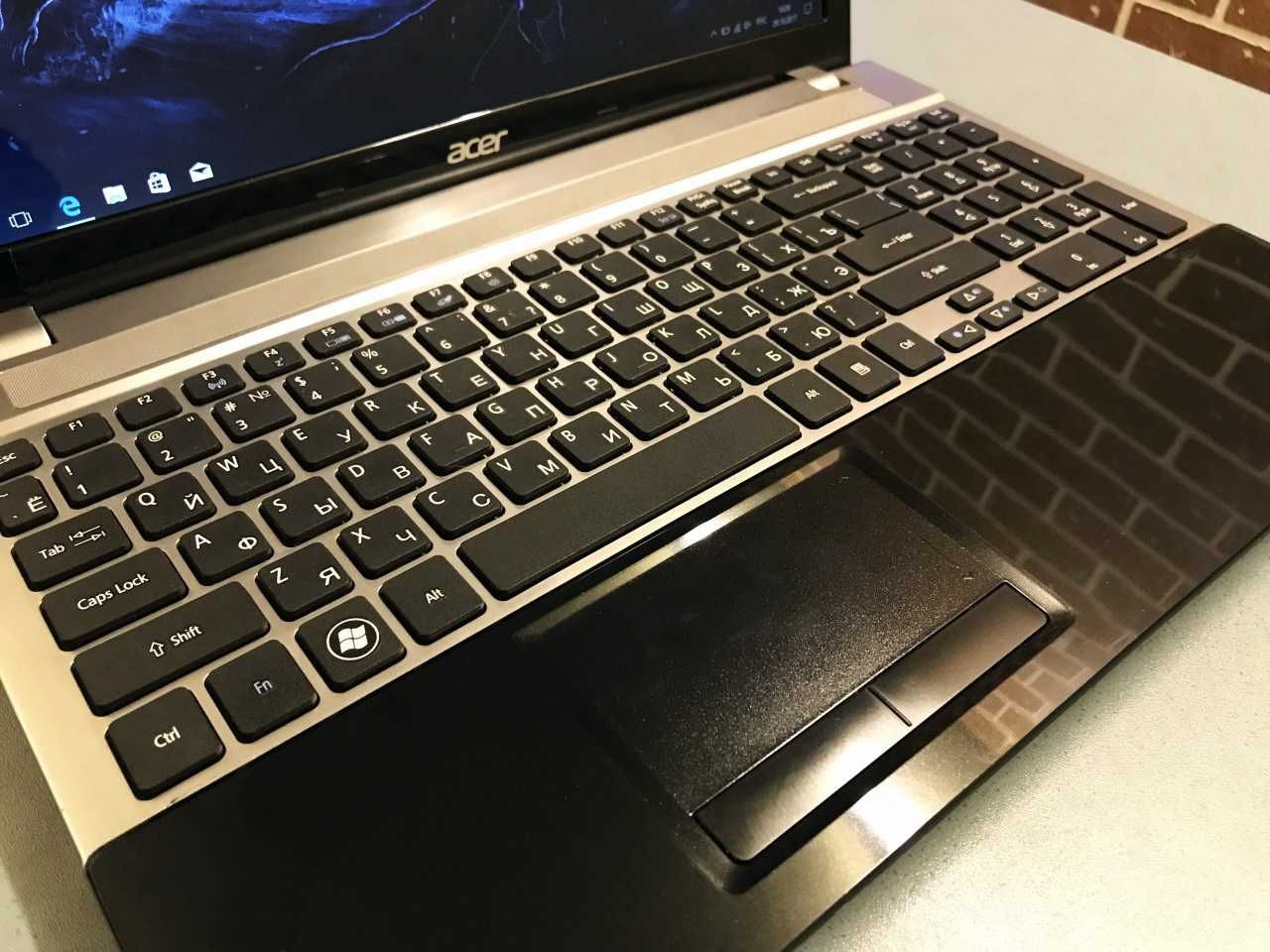 Надежный Acer v3-731 \ Экран 17.3"