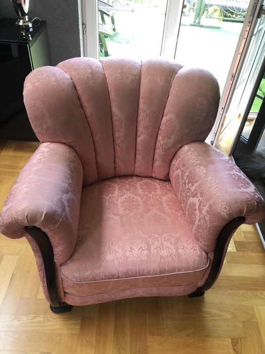 Fotel pudrowy róż vintage