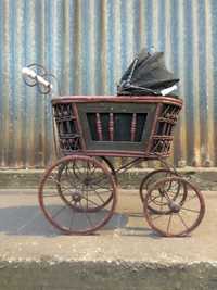 Stary wózek ozdobny