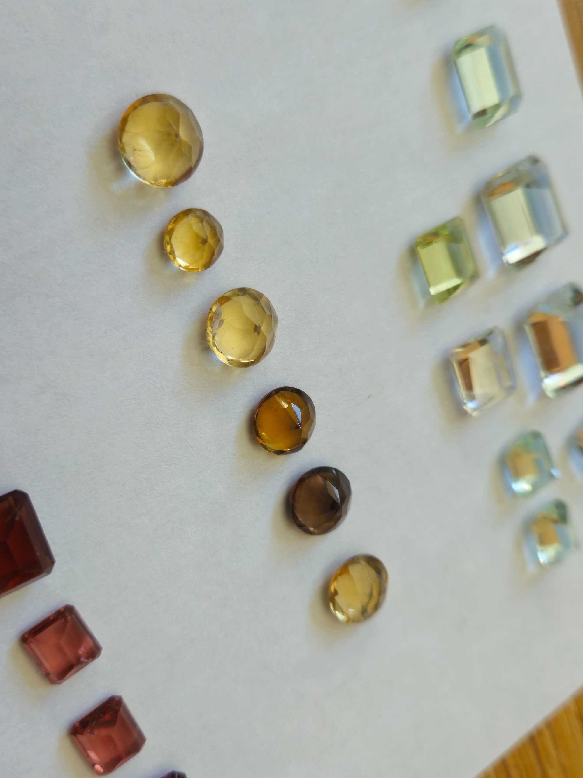 Topázios lapidados e citrinos lapidados