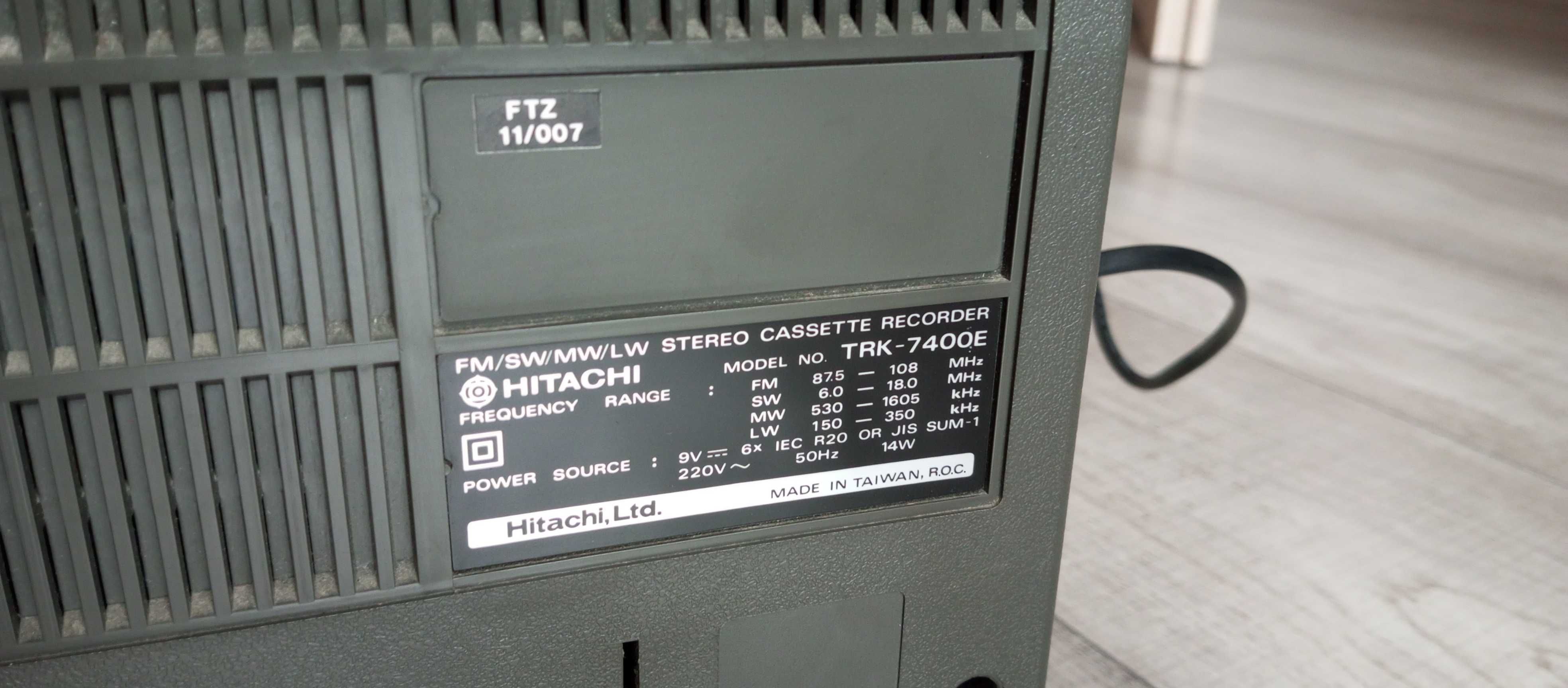 Hitachi TRK - 7400E; boombox