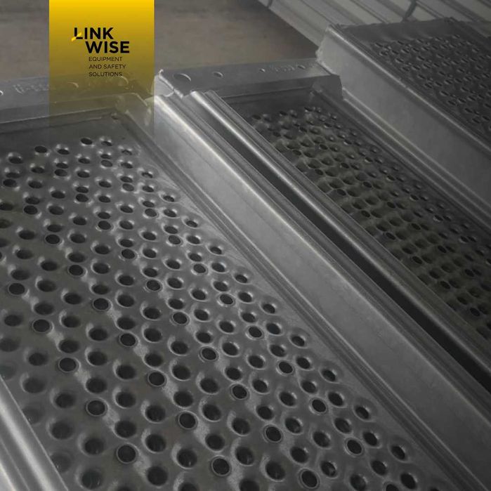 Rusztowania elewacyjne plettac - zestaw pow. rob. 108 m2 /wys. rob. 6m