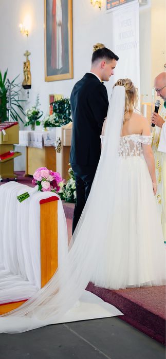 Piekna suknia slubna szyta u krawcowej