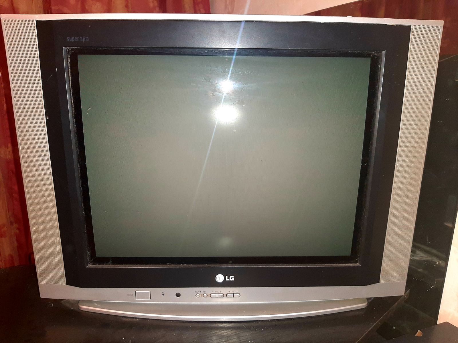 Телевизор LG полностью рабочий