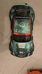 Aston Martin a gasolina completo