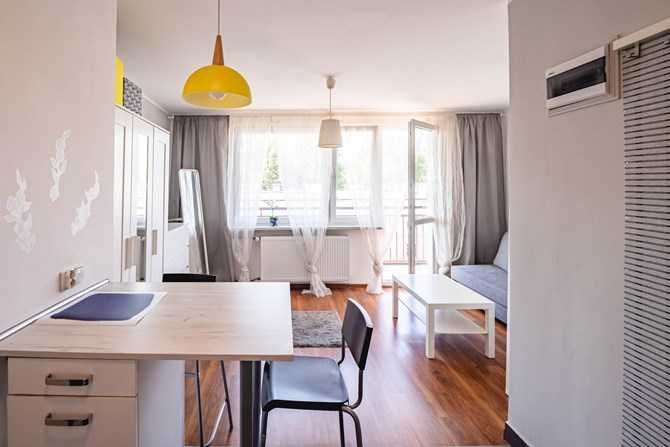 Do wynajęcia jasna kawalerka, 11 Listopada 9, BRAK PROWIZJI