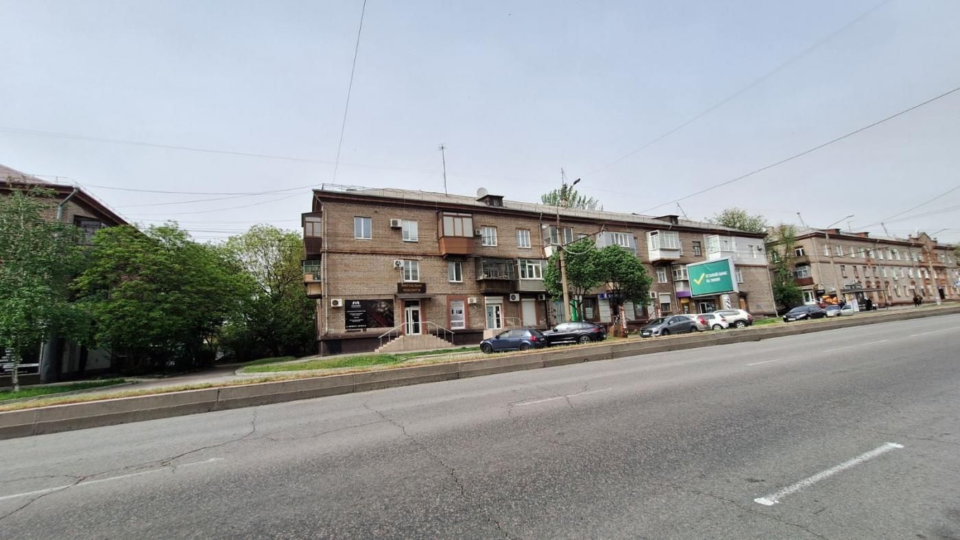 Приміщення у центрі міста по вул. Перемоги - 70 кв.м.
