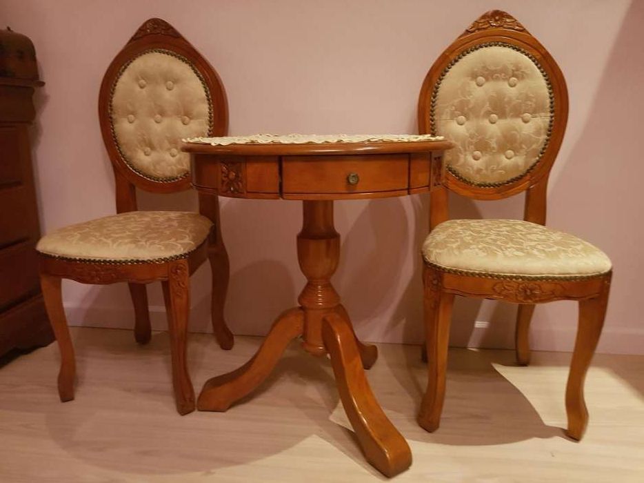Stół i 2 krzesła